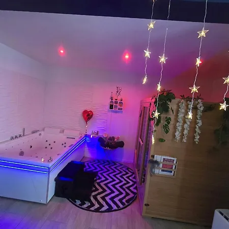 Love hôtel Maison équipée Avec Petit Déjeuner Gratuit - Balnéo- Sauna - Siège Massant Et Pièce Secrète *