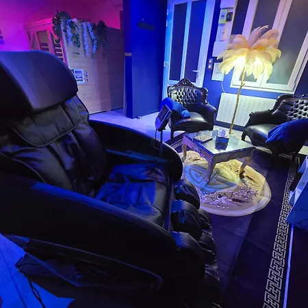 Maison Equipee Avec Petit Dejeuner Gratuit - Balneo- Sauna - Siege Massant Et Piece Secrete 러브호텔 *