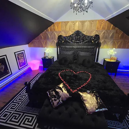 Maison Equipee Avec Petit Dejeuner Gratuit - Balneo- Sauna - Siege Massant Et Piece Secrete Liefdeshotel *