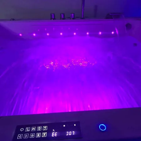 Maison Equipee Avec Petit Dejeuner Gratuit - Balneo- Sauna - Siege Massant Et Piece Secrete * Brachy