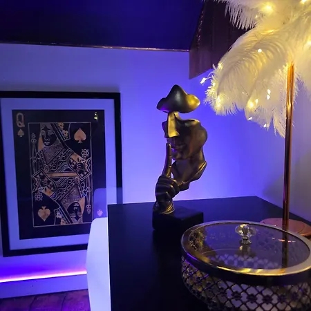 Maison équipée Avec Petit Déjeuner Gratuit - Balnéo- Sauna - Siège Massant Et Pièce Secrète Love hôtel