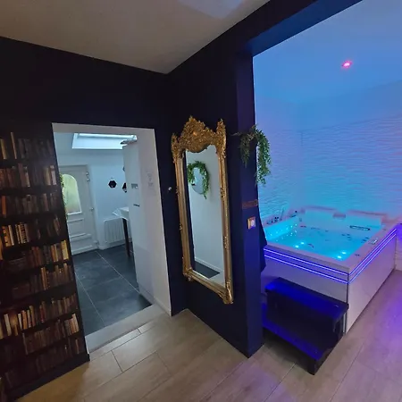 Maison Equipee Avec Petit Dejeuner Gratuit - Balneo- Sauna - Siege Massant Et Piece Secrete Liefdeshotel Brachy