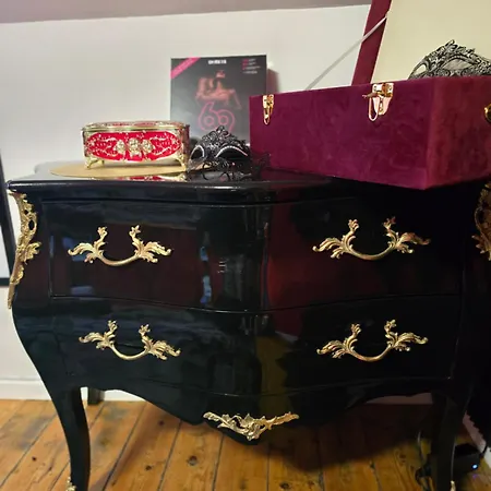 Love hôtel Maison équipée Avec Petit Déjeuner Gratuit - Balnéo- Sauna - Siège Massant Et Pièce Secrète Brachy