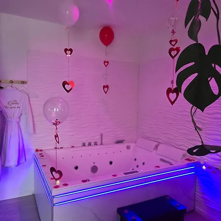 Love hôtel Maison équipée Avec Petit Déjeuner Gratuit - Balnéo- Sauna - Siège Massant Et Pièce Secrète Brachy