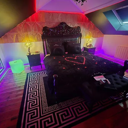 Liefdeshotel Maison Equipee Avec Petit Dejeuner Gratuit - Balneo- Sauna - Siege Massant Et Piece Secrete *