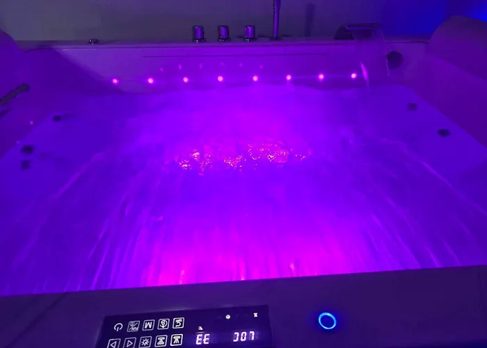 Maison Equipee Avec Petit Dejeuner Gratuit - Balneo- Sauna - Siege Massant Et Piece Secrete * Brachy